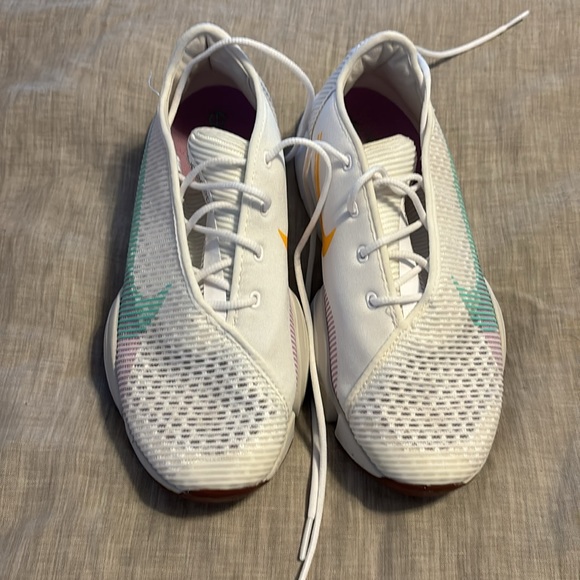 Women’s Nike like new - Picture 2 of 4